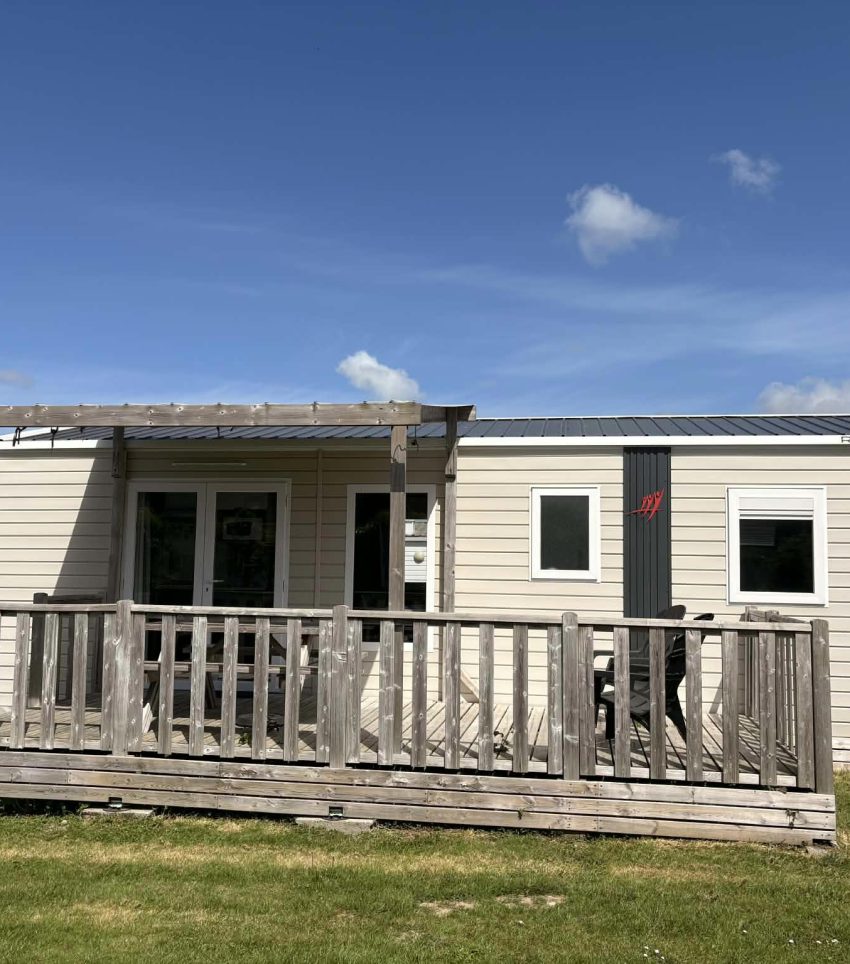 LOdge-87-soleil-nature-terasse-semi-couverte-camping