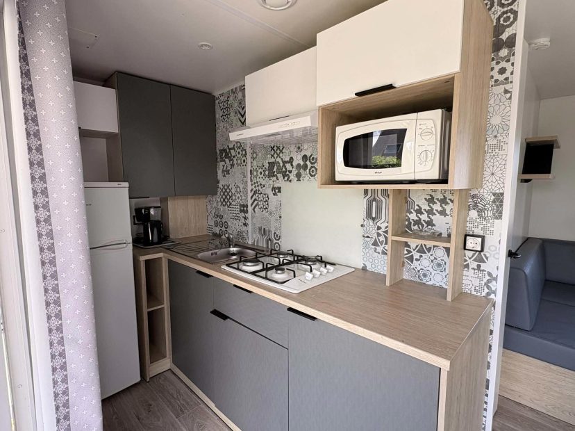 cuisine-lodge-87-camping-calvados-famillial-convivial