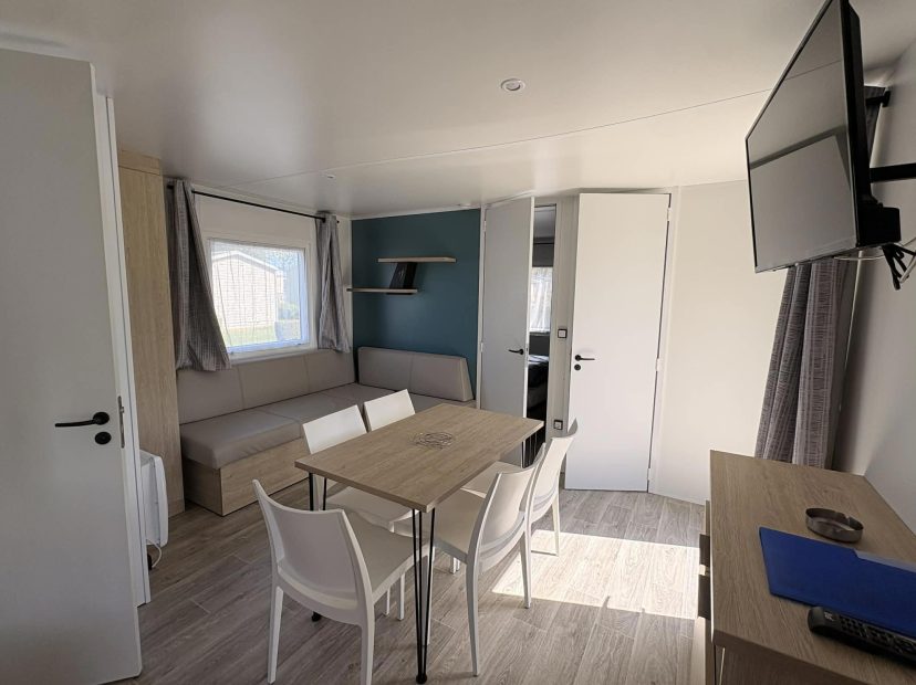 salon-salle-a-manger-camping-lodge770-calvados-normandie