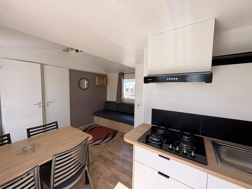 salle-a-manger-nest-29-camping-vacances